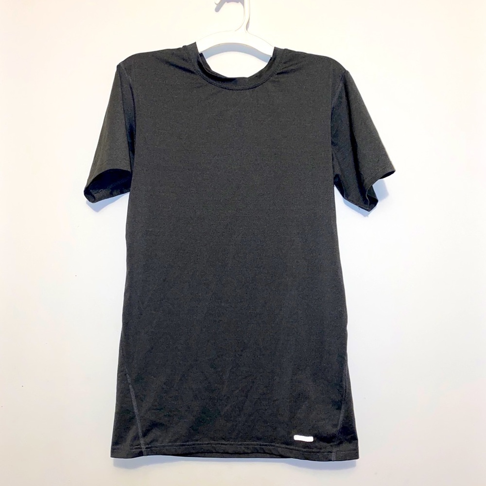 Men’s Tek Gear gray compression shirt in large